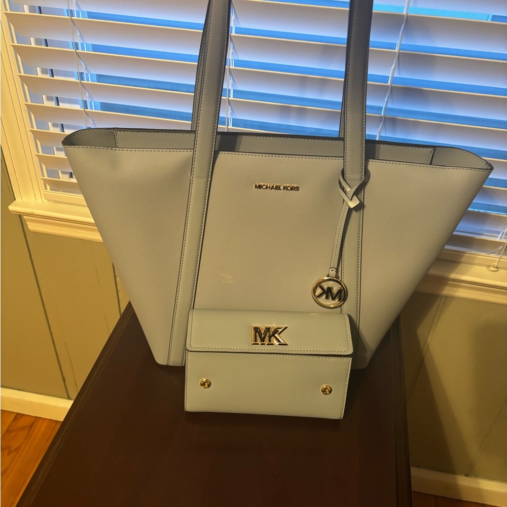 Michael Kors Sky Blue Tote and Wallet Set - Picture 2 of 6